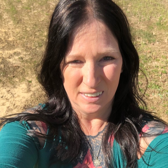 Meet your Posher, Carol - Picture 1 of 1